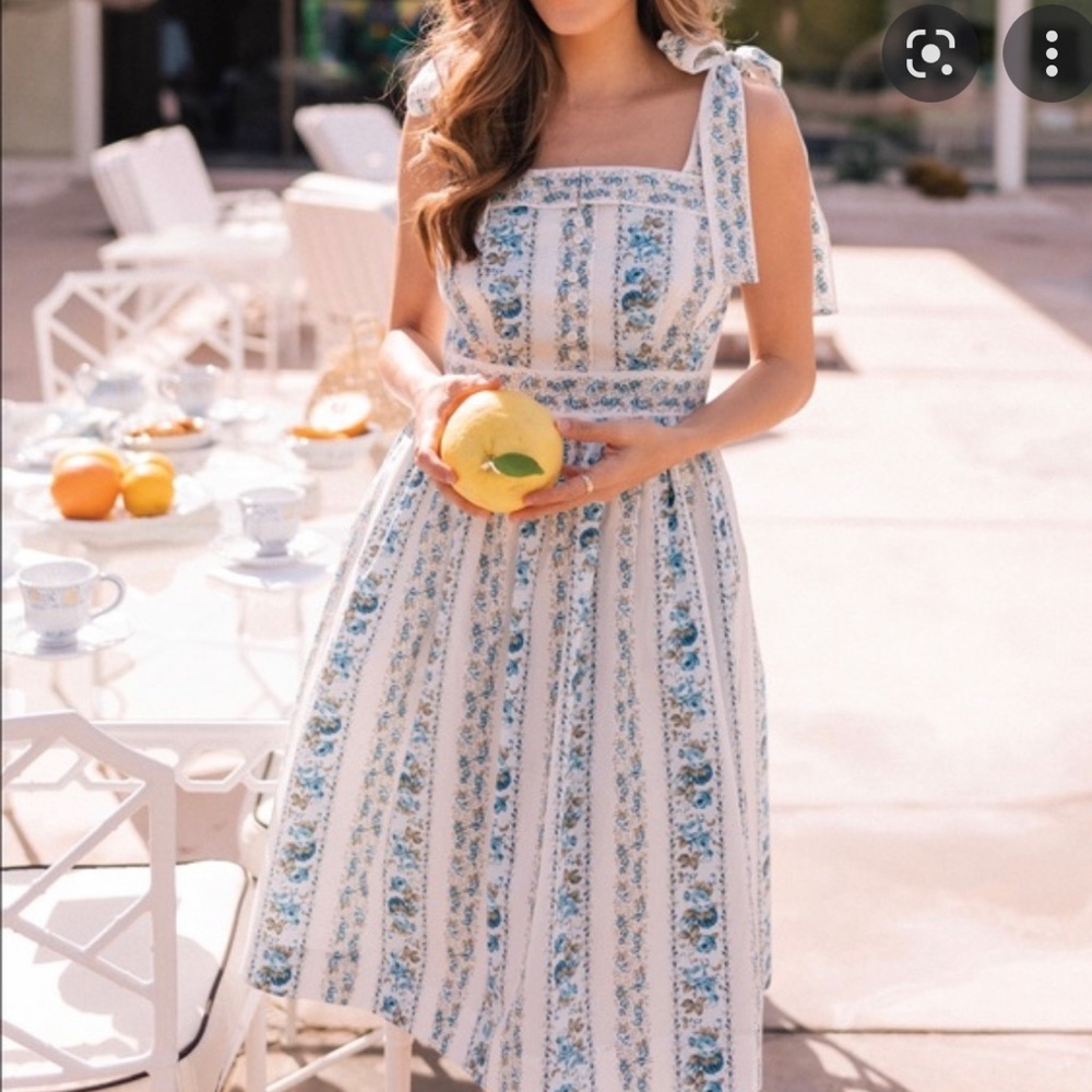 Gal Meets Glam Arina Blue size 6